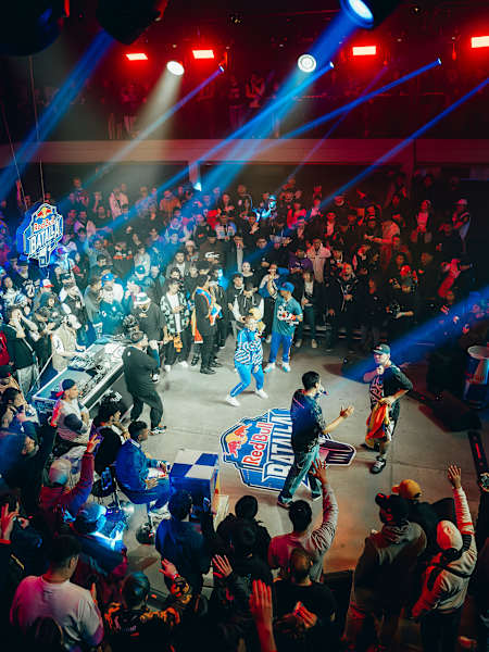 Buenos Aires is alive on August 17, 2024 as Red Bull Batalla Torneo de Plazas brings hip-hop energy, dynamic rap battles and a vibrant crowd to the heart of Argentina