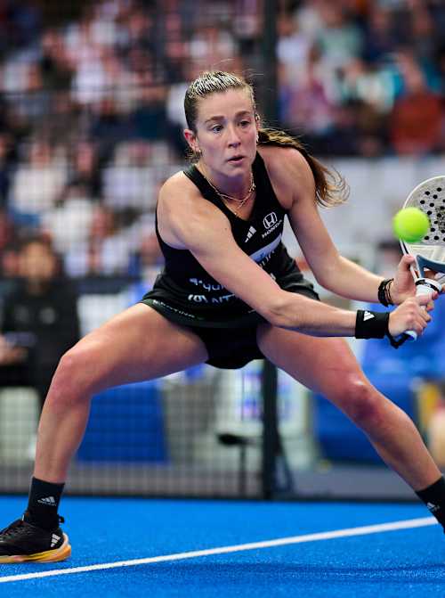 Marta Ortega Gallego compite ferozmente en las semifinales de la 2025 Gijón Premier Padel P2