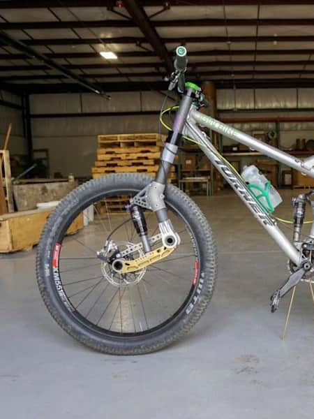 Bicicleta de una sola horquilla clearance