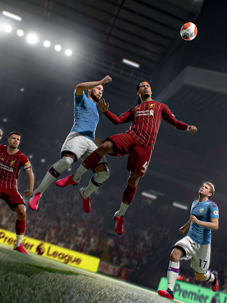 Deux joueurs de deux différentes équipes se disputent la victoire dans FIFA 21