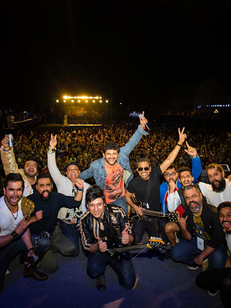 The bands lineup together for one memorable photo