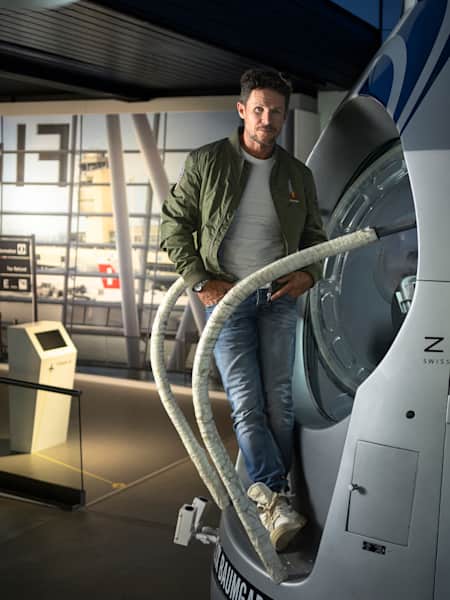 Uncovered: The Astounding Fortune Of Felix Baumgartner (So Reich War Red Bull Star – Enthüllt!) - 269uw75