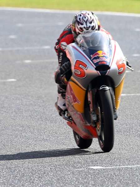 Lorenzo Savadori and Johann Zarco racing in Mugello 2007