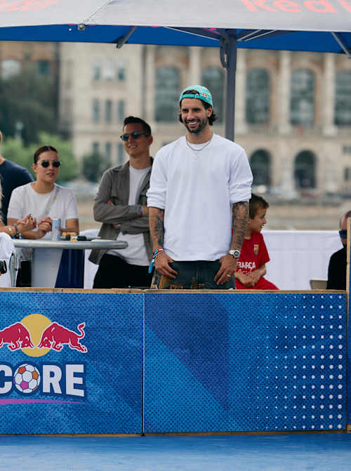 Red Bull Four 2 Score