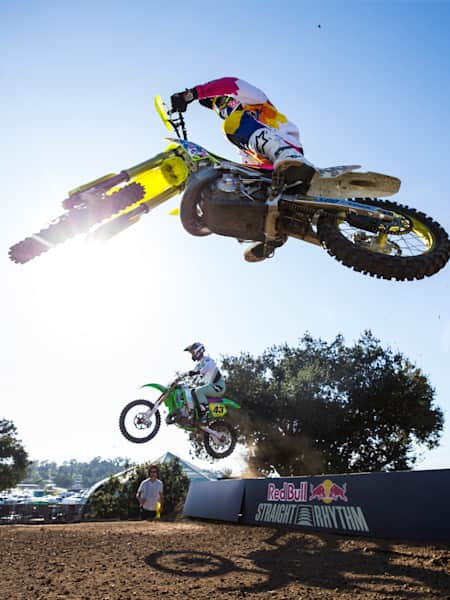 Travis Pastrana und Tyler Bowers liefern sich ein Duell bei Red Bull Straight Rhythm.