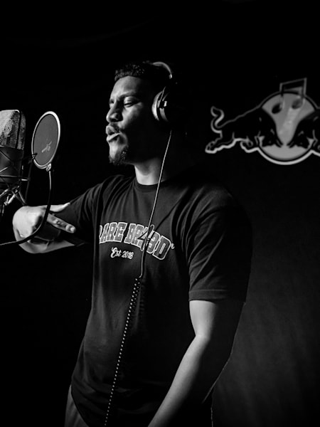 64 Bars featuring Lisi - Still Image Select