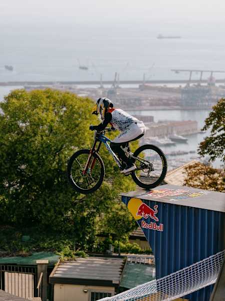 Appuntamento al 27-28 giugno per il Red Bull Genova Cerro Abajo a cui parteciperanno i migliori riders al mondo.