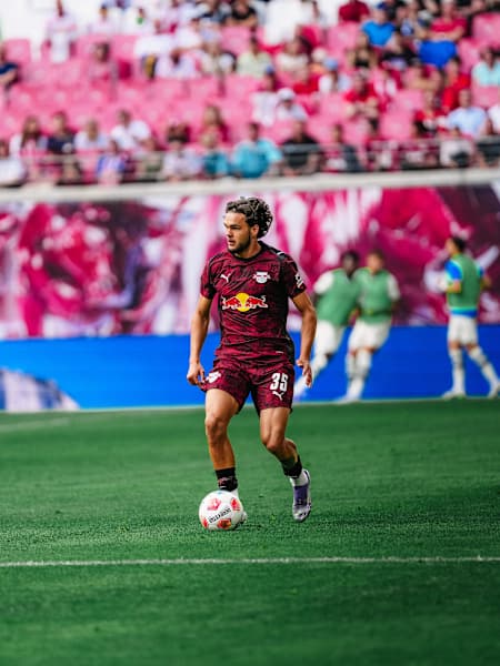 Les joueurs du RB Leipzig affronte l'Atalanta Bergame lors d'un match de football.