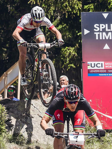 Schurter suit Kulhavý à la trace en Suisse