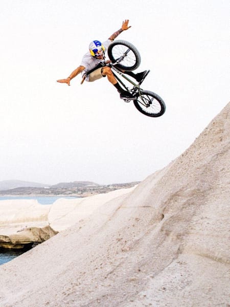 BMX tour με τον Πάνο Μανάρα στο Αιγαίο