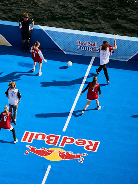 Red Bull Four 2 Score