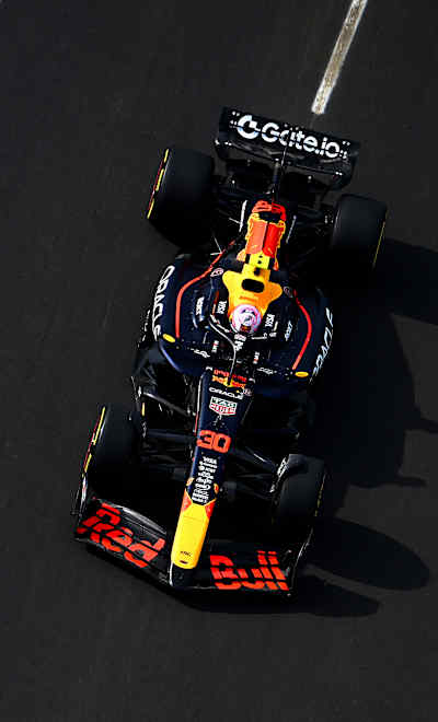 Liam Lawson of New Zealand driving the Oracle Red Bull Racing RB21 during the F1 Grand Prix of Australia at Albert Park Grand Prix Circuit on March 14, 2025.