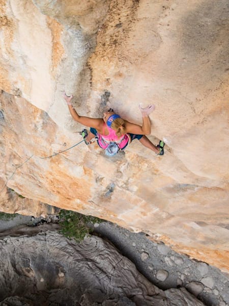 Sasha DiGiulian Climbing Viaje de Los Locos in Sardinia Italy