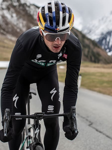 Preparing on the race bike