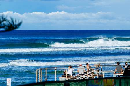 Empty waves at Burleigh Heads Rockbreak.