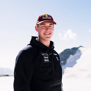 Franjo von Allmen: Skiing Red Bull Athlete Profile