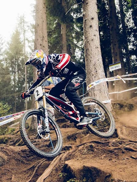 Aaron gwin downhill outlet