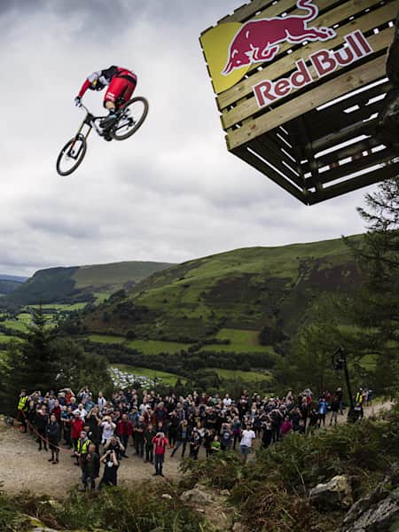 Gee Atherton hits the Road Gap at Red Bull Hardline 2016