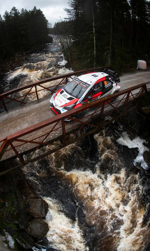Le pilote finlandais Kalle Rovanpera et son copilote Jonne Halttunen du team Toyota Gazoo Racing WRT roule pendant le 4ème jour du Rallye de Suède, manche du championnat WRC 2020.