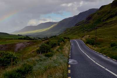 Skate sur les routes d'Irlande de Belfast à Cork, sur la Wild Atlantic Way et ses paysages de folie.
