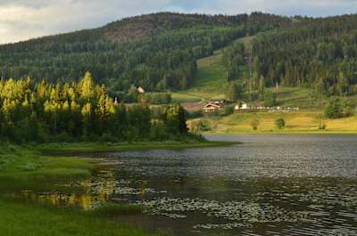 Skateboard sur la kattegattleden en Suède, l'une des plus belles pistes cyclables du monde.