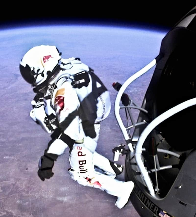 [Football] FIFA - Page 15 Felix-baumgartner-red-bull-stratos