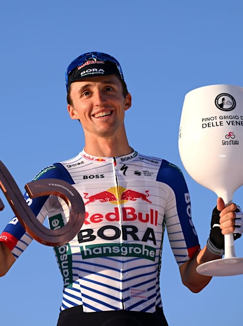 Red Bull - BORA - hansgrohe's Jay Hindley zurück auf dem Giro-Podium