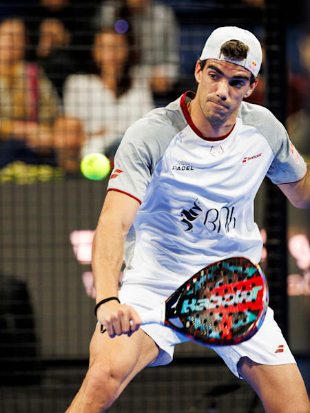 Juan Lebron participa en el Ooredoo Qatar Major Premier Padel en Doha, Qatar en marzo de 2024.
