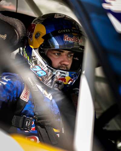 Conor Shanahan de Irlanda durante la cuarta ronda del Campeonato Europeo Drift Masters en Riga, Letonia, el 30 de julio de 2022.