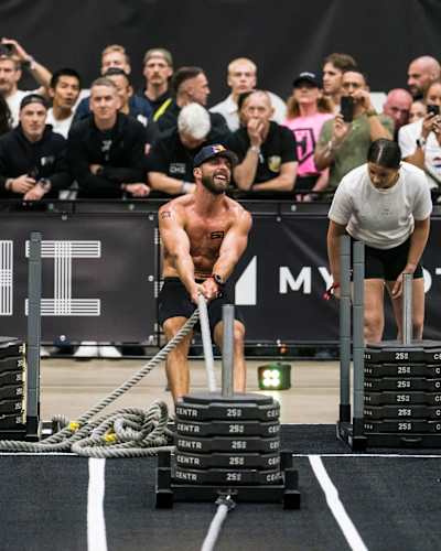 Alexander Rončević powers through the Sled Pull station at the HYROX World Championships in Chicago 