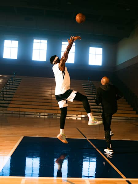 Les gestes de basket à apprendre à un jeune qui débute