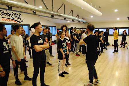 Les stages de l'école de danse Juste Debout School réunissent entre 20 et 200 apprentis danseurs.