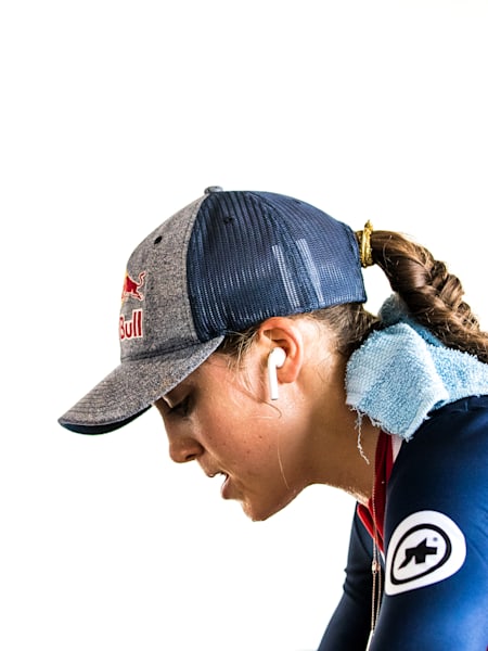 Kate Courtney entrena en casa.