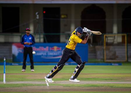 Shahrukh Khan at Red Bull Campus Cricket