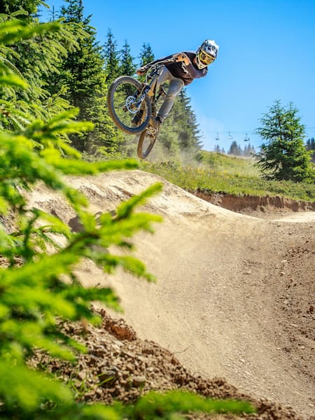 Découvrez notre guide VTT des Portes du Soleil. Avec cinq bike parks de renommée internationale, le domaine des Portes du Soleil est un paradis du VTT.