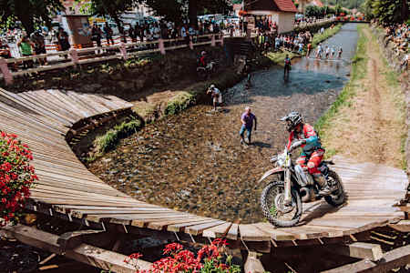 Vanessa Ruck bei den  Red Bull Romaniacs 2021