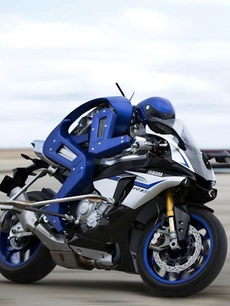 Motobot el robot de Yamaha que compite con Rossi
