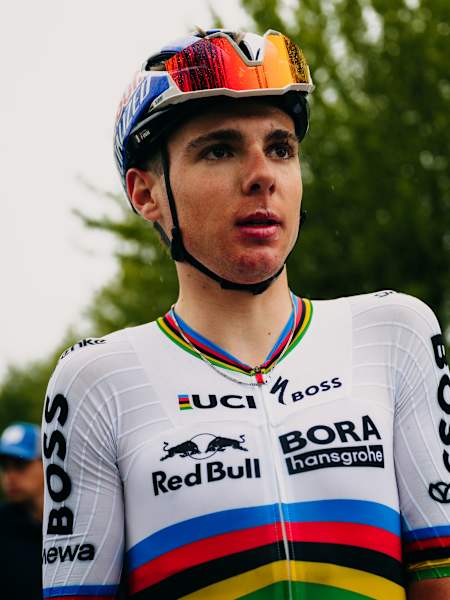 Lorenzo Finn del team Red Bull – BORA – hansgrohe U23 immortalato alla Liège - Bastogne - Liège U23 in Belgio il 18 aprile 2026.
