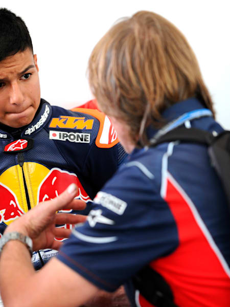 Gabriel Hernandez talking to coach Gustl in Misano 2015