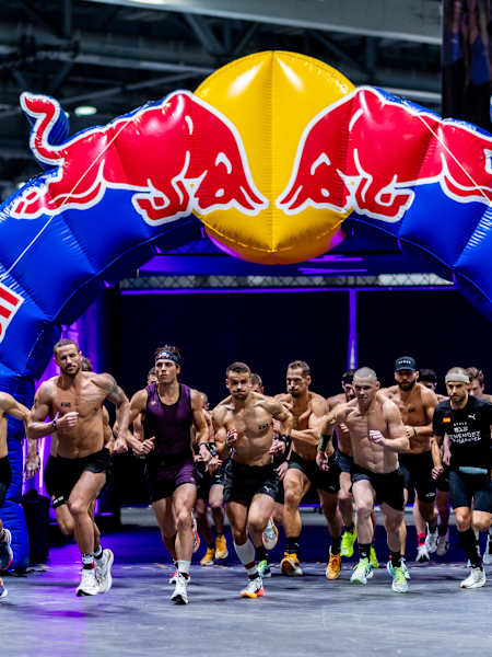 Арка Red Bull на забігу HYROX.