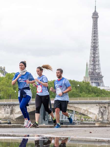 Des participants courent sur le parcours de la sixième édition de la course Wings for Life World Run, à Paris, en France, le 5 mai 2019.