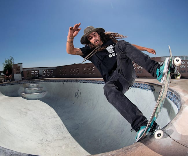 Cody Lockwood 5 FOR 5 Red Bull Skateboarding *Video*