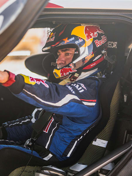 Carlos Sainz aboard the X-raid MINI JCW in Erfoud, Morocco on September 29, 2019.