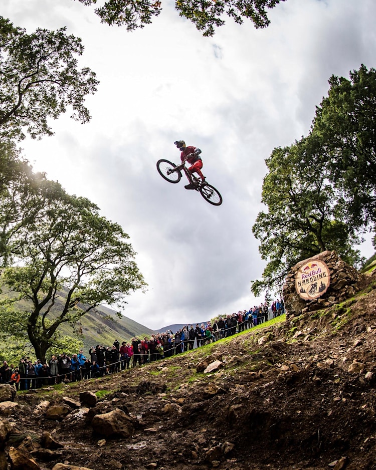 Red Bull Hardline 2019 Event Info Watch adrien loron's winning run where he braved the longest urban downhill race in the world. red bull hardline 2019 event info