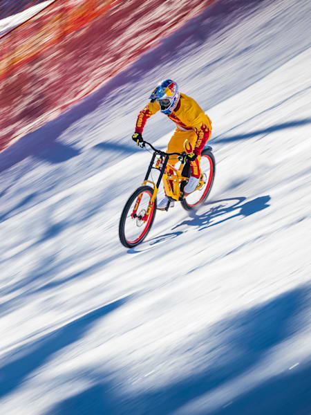 Fabio Wimber desciende por el Streif en Austria.