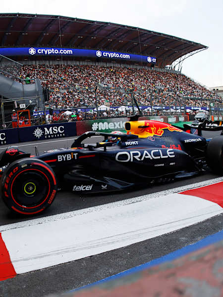 Max Verstappen roule au volant de sa monoplace Oracle Red Bull Racing lors du Grand Prix du Mexique de Formule 1.