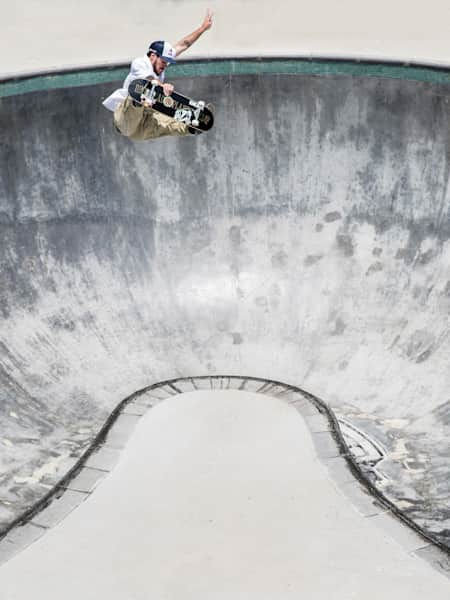 Pedro Barros e um Frontside Straight Leg no RTMF Bowl