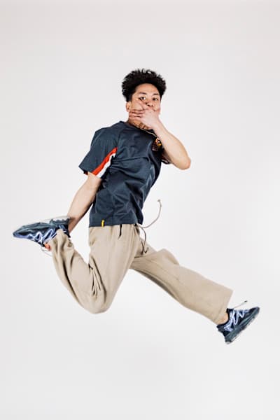 B-Boy Icey Ives learned breaking by watching battles on YouTube. In 2019, he won the 2019 BC One U.S. National Final.