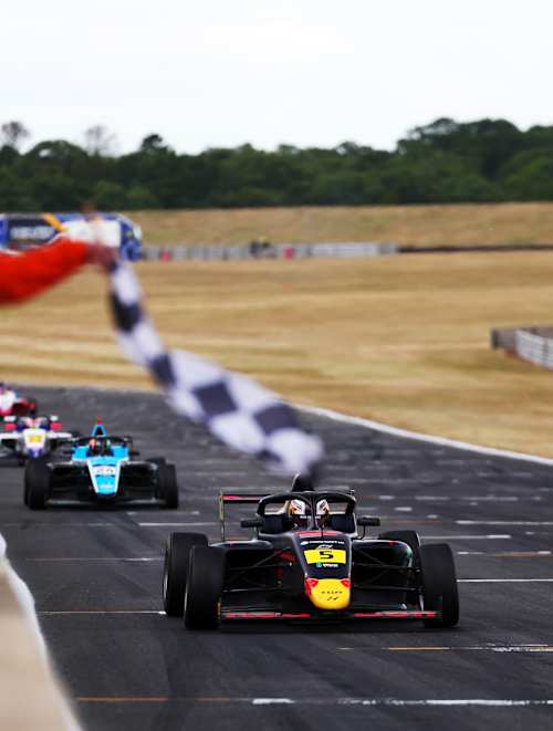 Fionn McLaughlin winning British F4  at Snetterton 2025