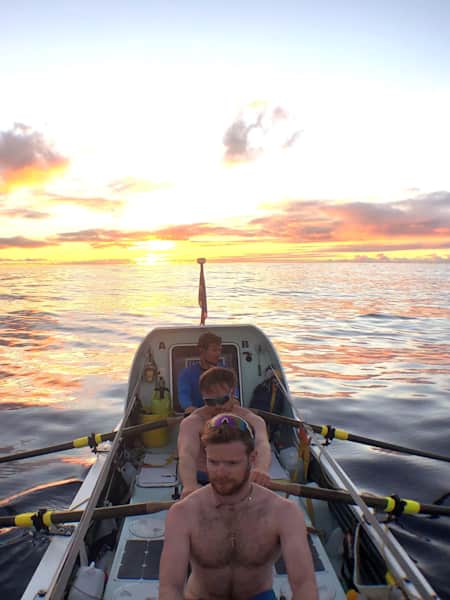 Row boat crunches clearance